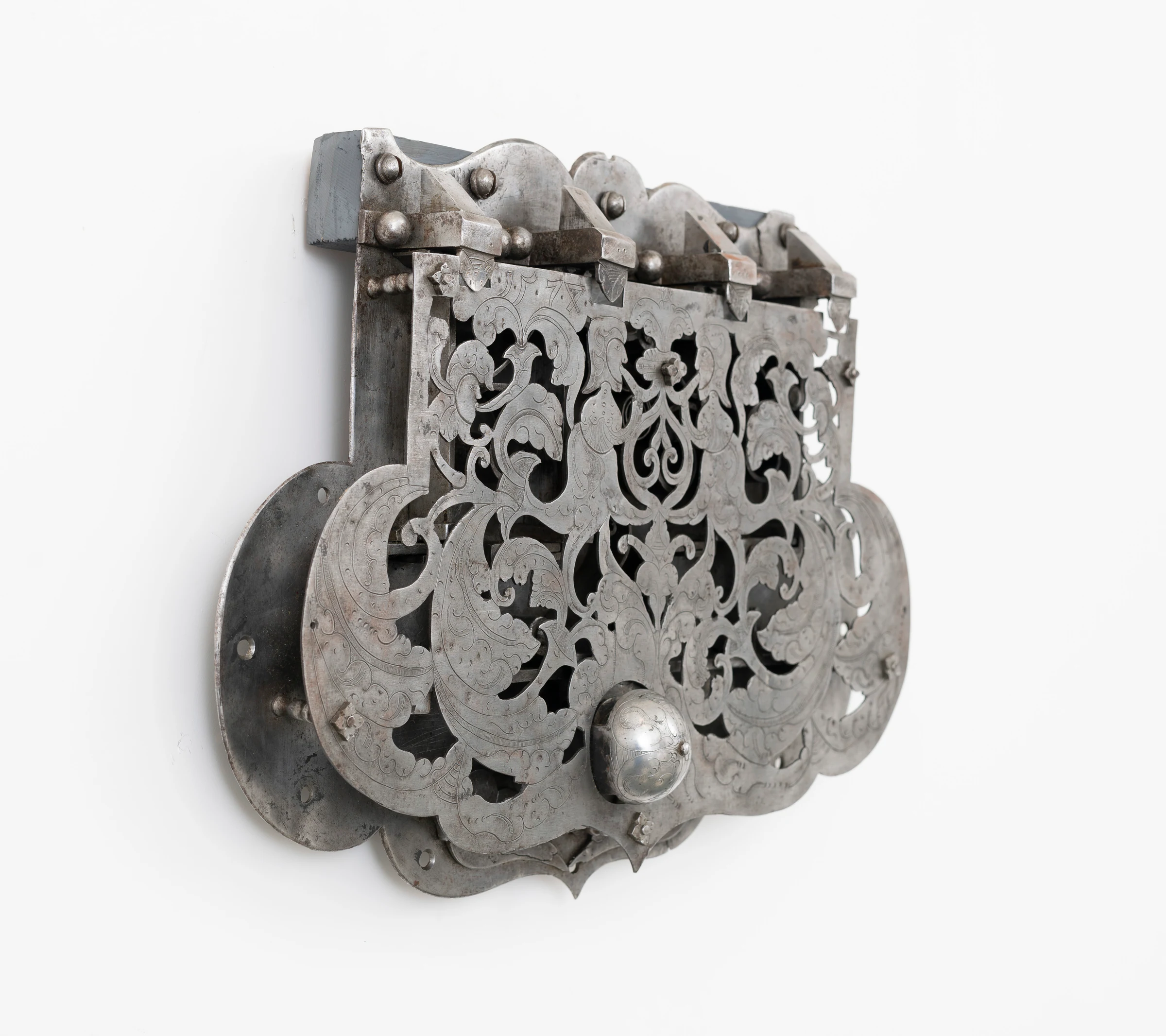 keys from the collection of Enzo Stella, installation view