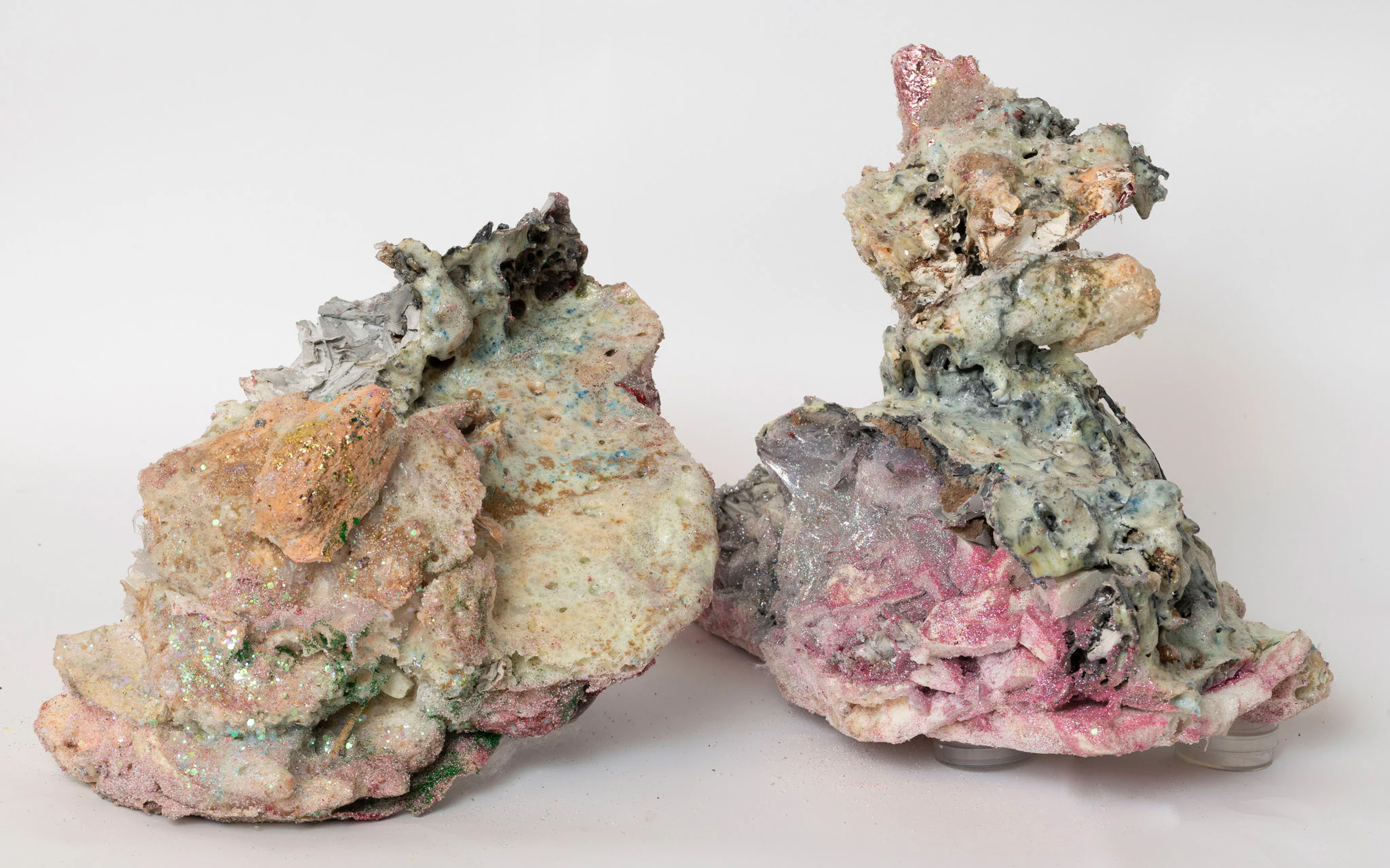 Coralla Maiuri, gioielli del macellaio di Earendel, 2026, Mixed media on porcelain, 12 1/4 x 20 1/2 x 11 in; 31 x 52 x 28 cm