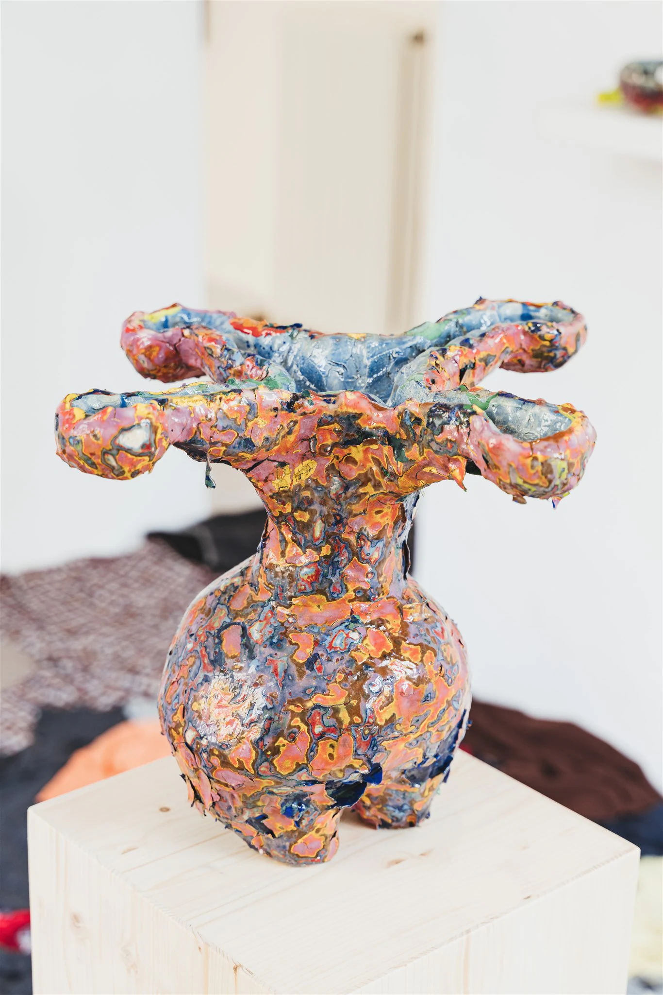 Adrian Schachter, Treehopper Variation, 2022, Ceramic, 14 1/8 x 17 3/8 x 17 3/8 in 36 x 44 x 44 cm