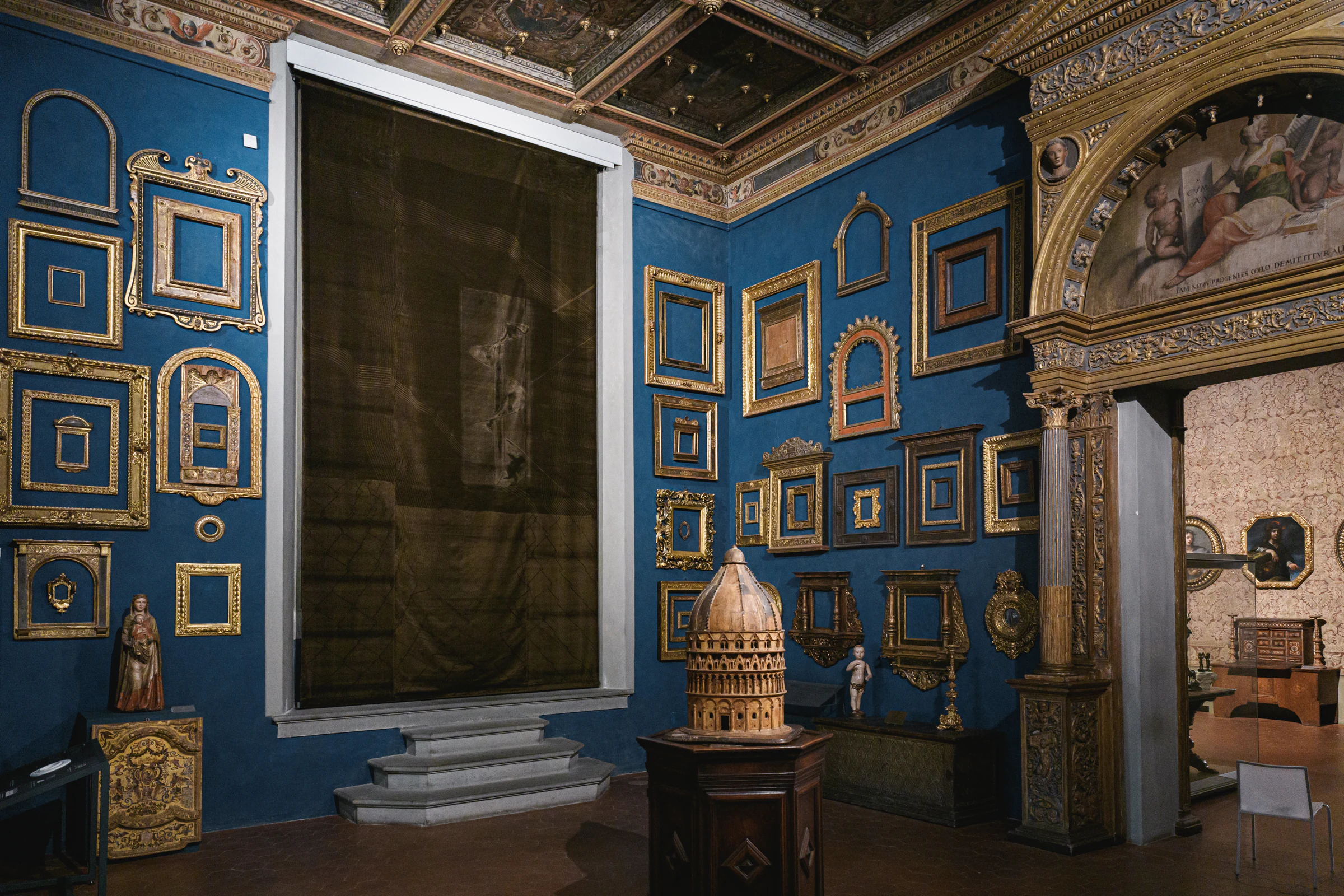 Leonardo Meoni: Gli altri colori purtroppo, sono tutti caduti, installation view