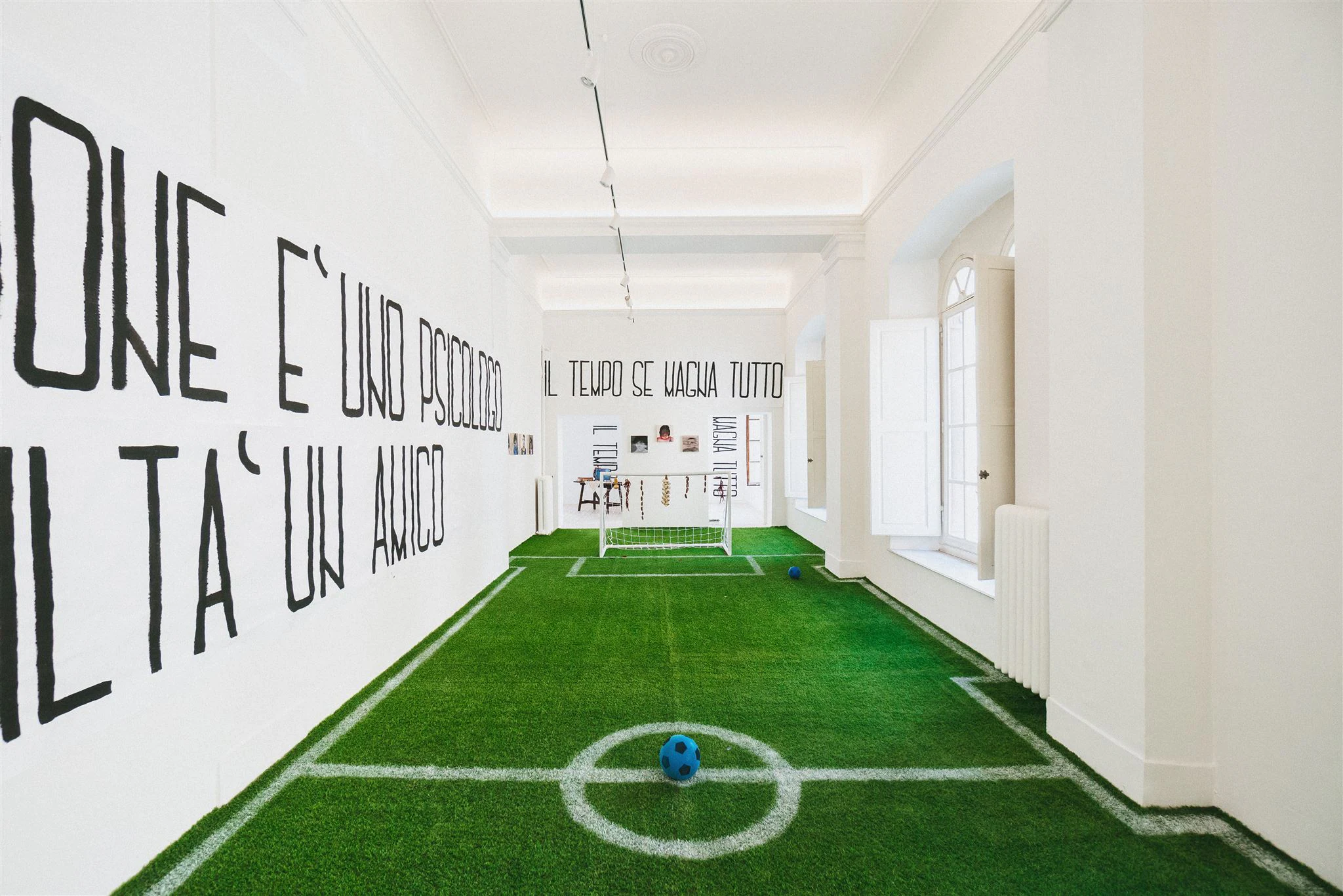 Marco Scarpi: Il Tempo Se Magna Tutto, installation view