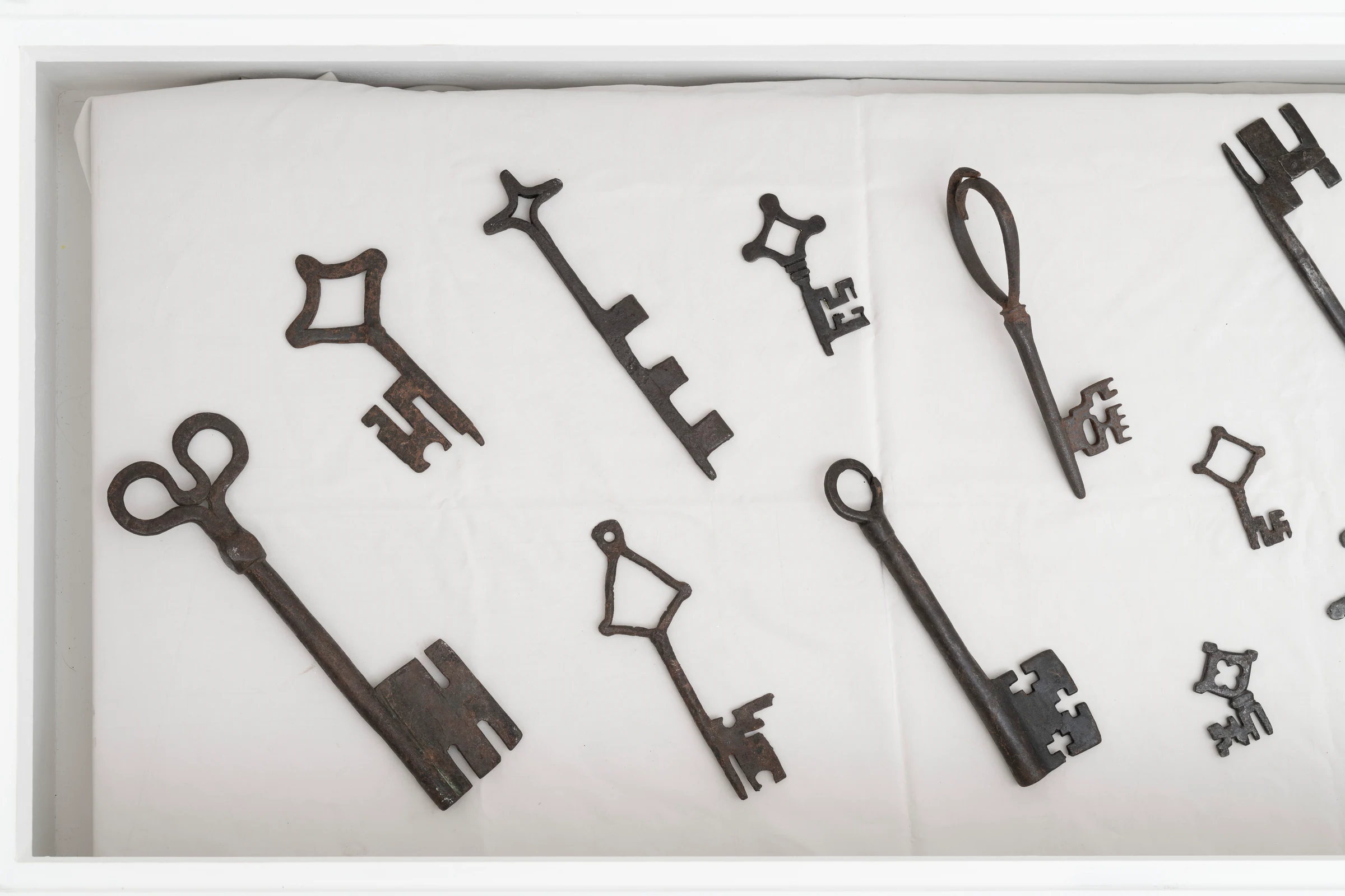 keys from the collection of Enzo Stella, installation view