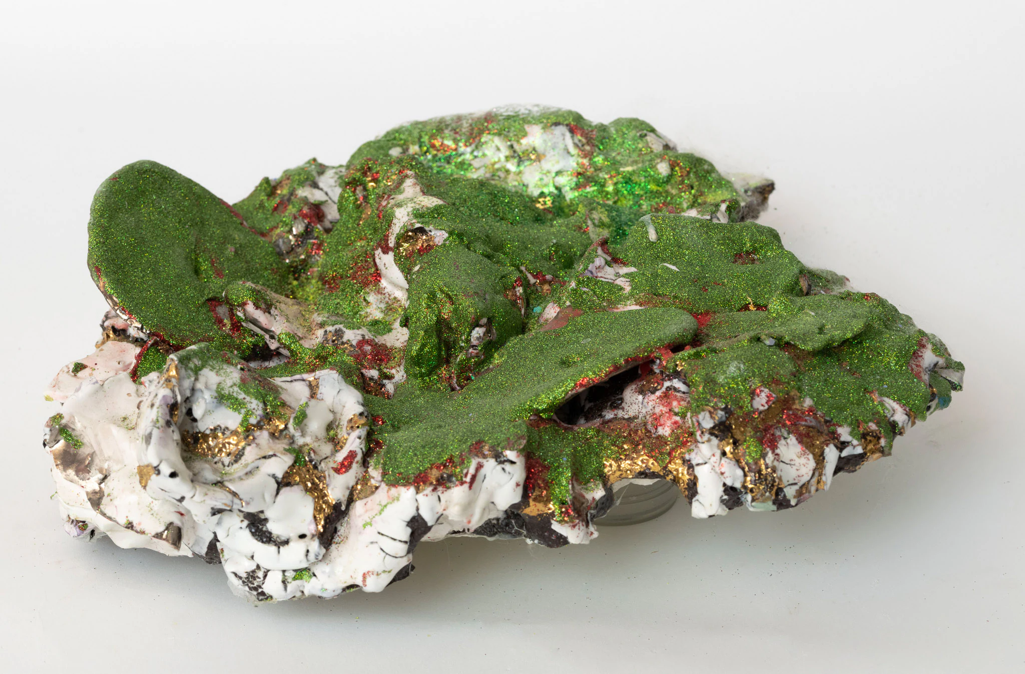 Coralla Maiuri, Piastrella in porcellana muschiata con glitter , 2026, Mixed media on porcelain, 11 3/4 x 13 x 4 1/2 in 30 x 33 x 11.5 cm
