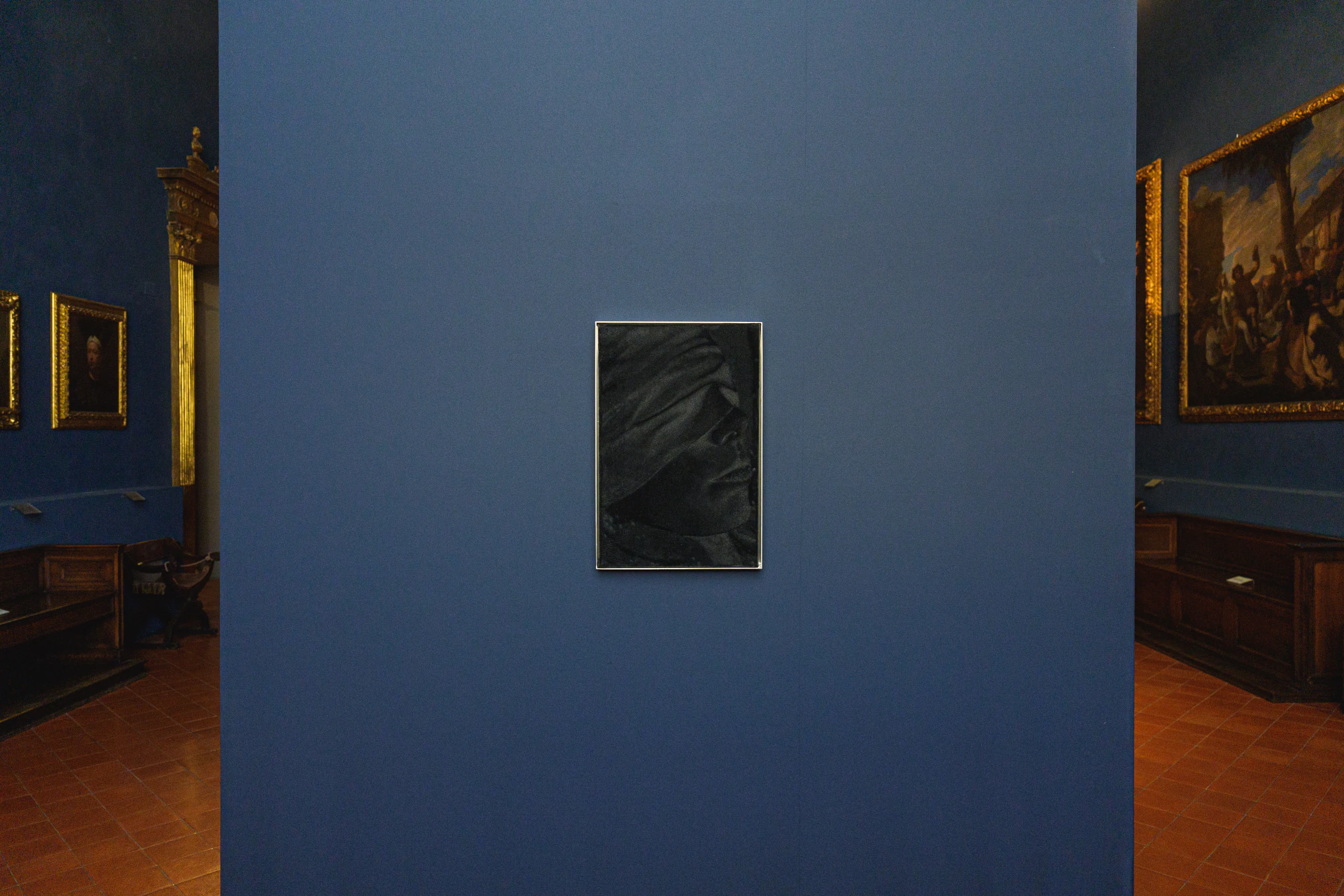 Leonardo Meoni: Gli altri colori purtroppo, sono tutti caduti, installation view
